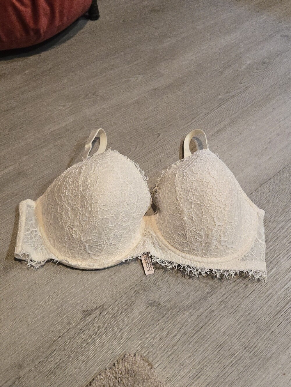 NWT Victoria's Secret Dream Angels Lined Demi Cream Lacey Bra, SIZE 38DD